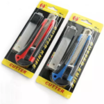 CUTTER ENGOMADO 18MM C/REPUESTO